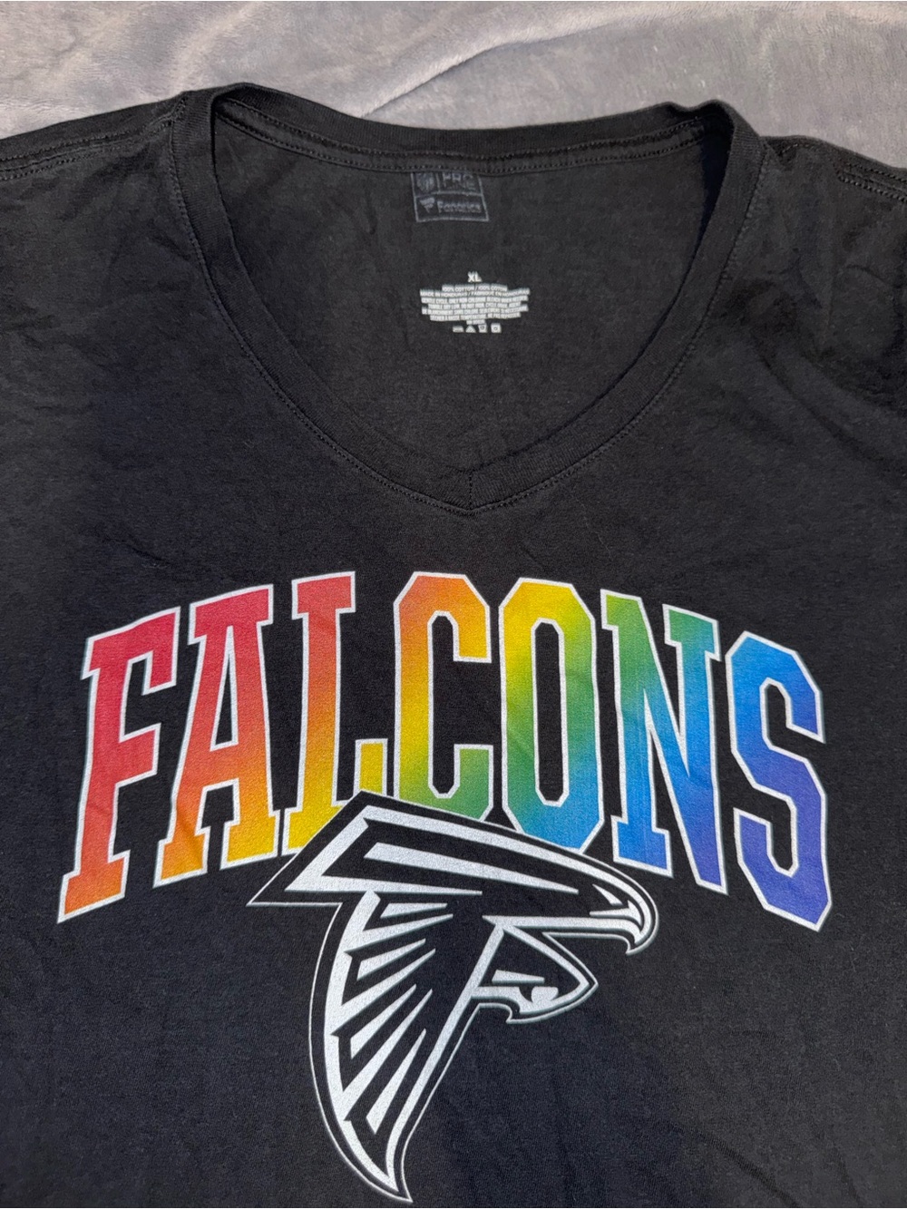 Fanatics Black Falcons Rainbow Logo V-Neck Short Sleeve Tee XL